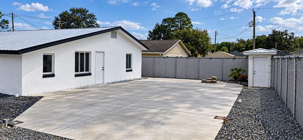 For Sale: $289,800 (4 beds, 2 baths, 1392 Square Feet)