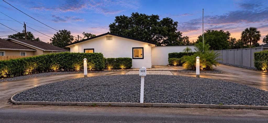 For Sale: $289,800 (4 beds, 2 baths, 1392 Square Feet)
