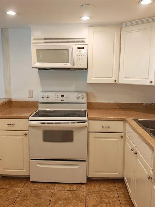 На продажу: $104,900 (1 спален, 1 ванн, 586 Квадратных фут)