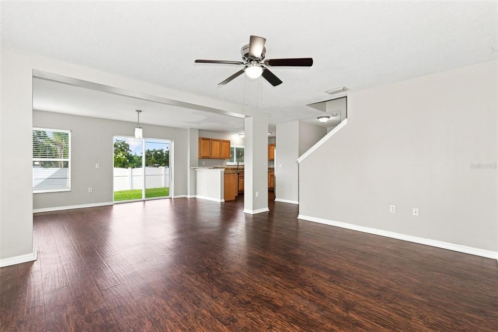 For Sale: $345,000 (3 beds, 2 baths, 1596 Square Feet)
