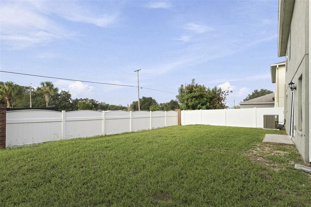 For Sale: $345,000 (3 beds, 2 baths, 1596 Square Feet)