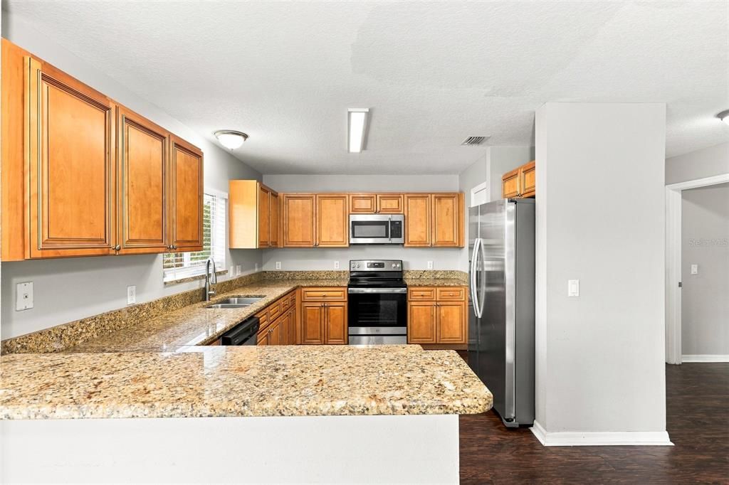 For Sale: $345,000 (3 beds, 2 baths, 1596 Square Feet)