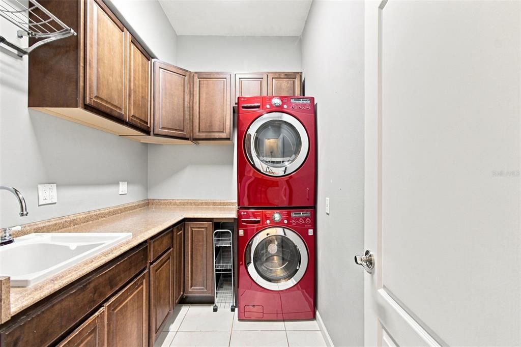 En Venta: $980,000 (4 camas, 4 baños, 3400 Pies cuadrados)