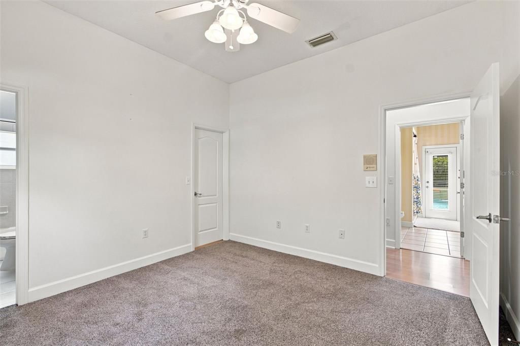 En Venta: $980,000 (4 camas, 4 baños, 3400 Pies cuadrados)