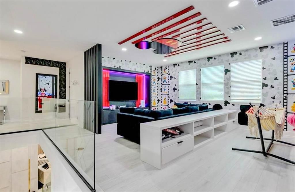For Sale: $1,550,000 (5 beds, 4 baths, 3671 Square Feet)