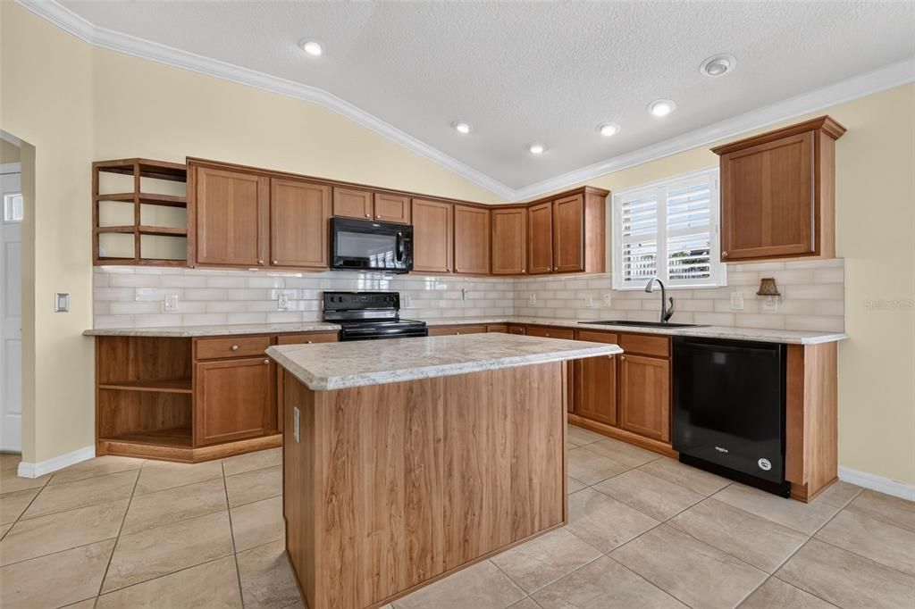 For Sale: $420,000 (3 beds, 2 baths, 1740 Square Feet)