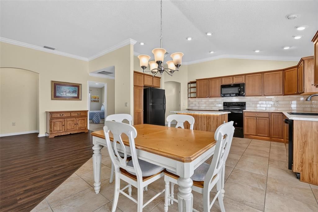 For Sale: $420,000 (3 beds, 2 baths, 1740 Square Feet)