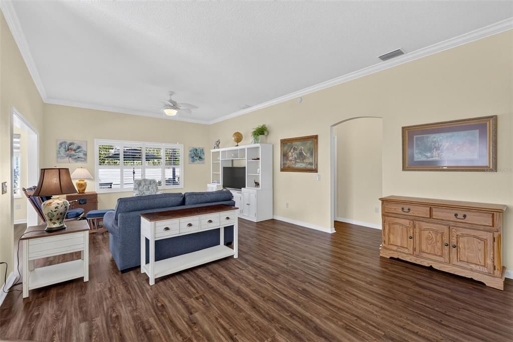 For Sale: $420,000 (3 beds, 2 baths, 1740 Square Feet)