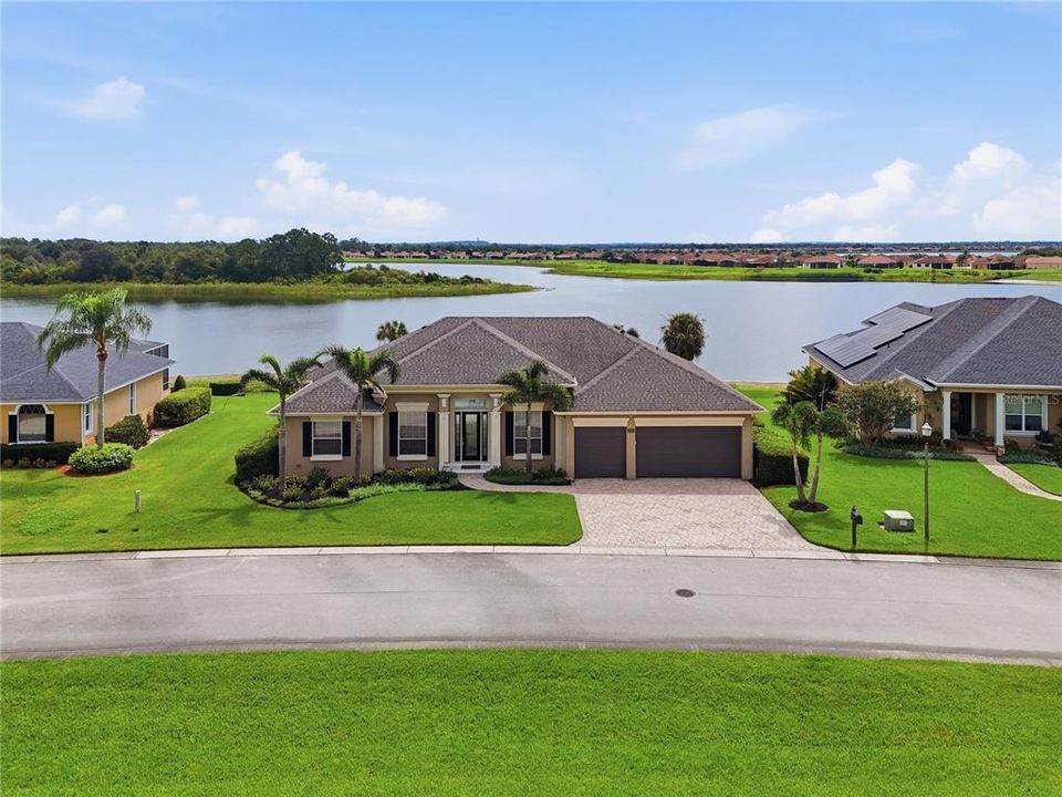 For Sale: $699,000 (4 beds, 3 baths, 2511 Square Feet)