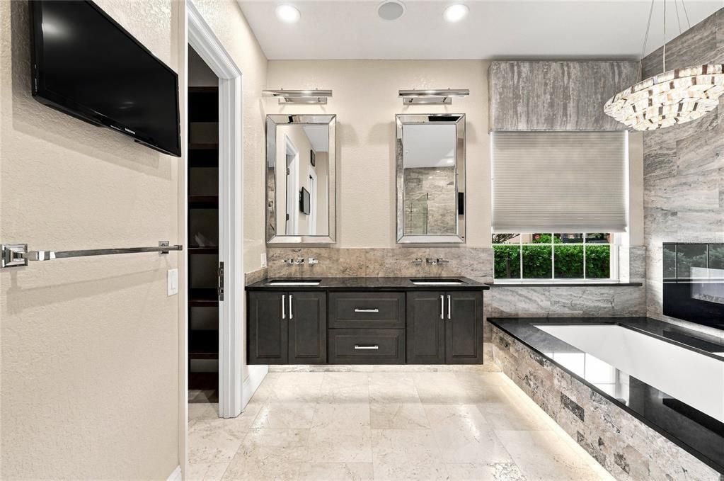 For Sale: $699,000 (4 beds, 3 baths, 2511 Square Feet)
