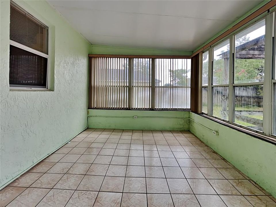 В аренду: $2,350 (4 спален, 2 ванн, 2147 Квадратных фут)