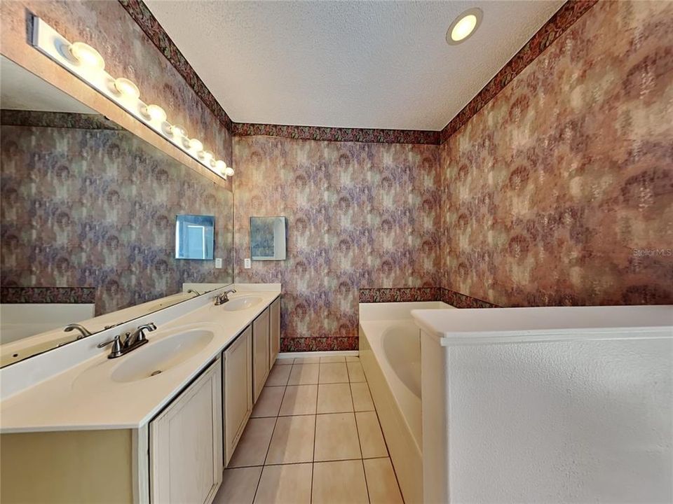 В аренду: $2,350 (4 спален, 2 ванн, 2147 Квадратных фут)