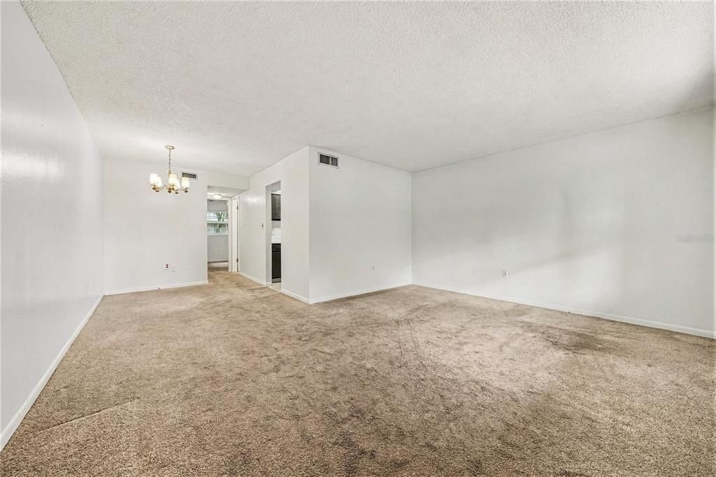 For Sale: $130,000 (1 beds, 1 baths, 645 Square Feet)