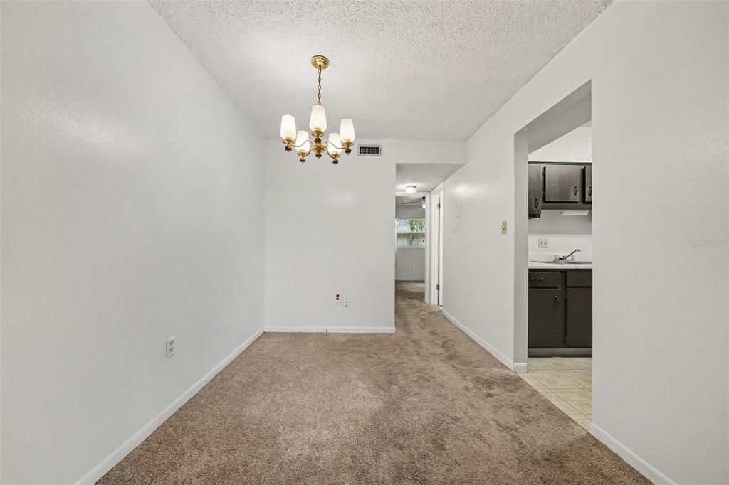 For Sale: $130,000 (1 beds, 1 baths, 645 Square Feet)
