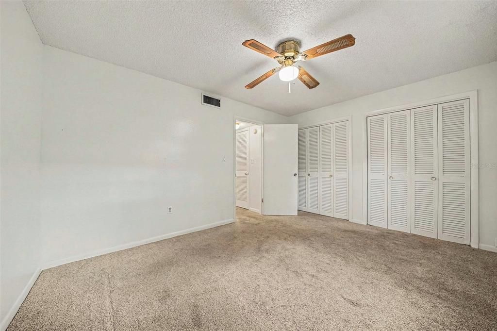 For Sale: $130,000 (1 beds, 1 baths, 645 Square Feet)