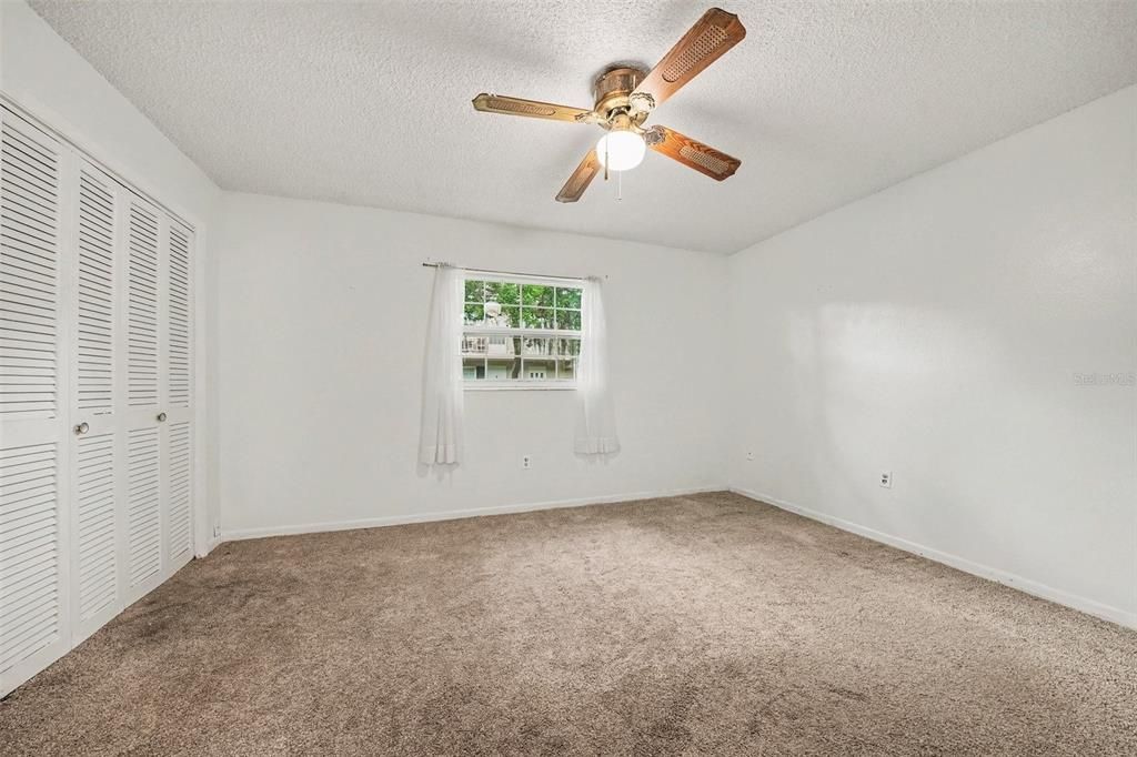 For Sale: $130,000 (1 beds, 1 baths, 645 Square Feet)