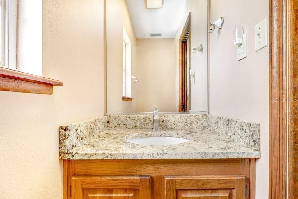En Venta: $695,000 (4 camas, 2 baños, 3754 Pies cuadrados)