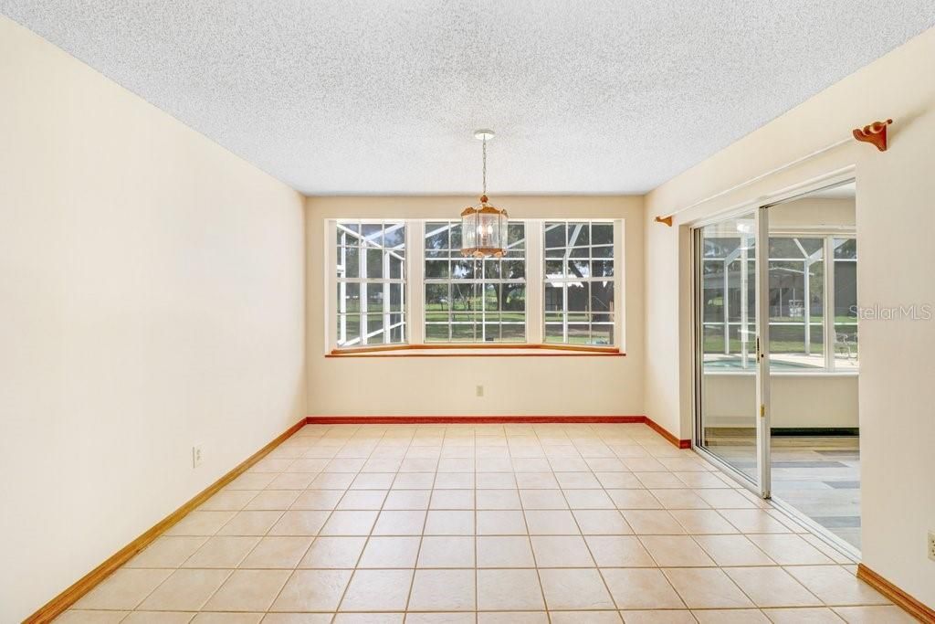 En Venta: $695,000 (4 camas, 2 baños, 3754 Pies cuadrados)