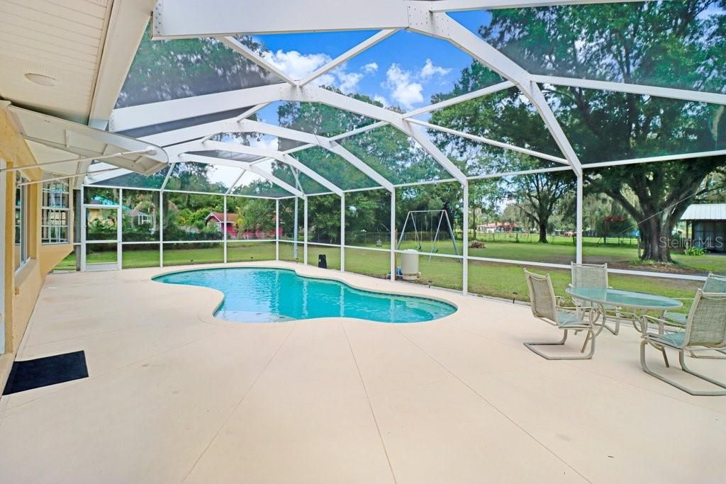 En Venta: $695,000 (4 camas, 2 baños, 3754 Pies cuadrados)