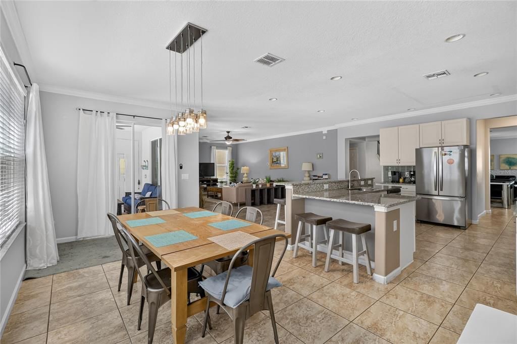 На продажу: $589,999 (6 спален, 4 ванн, 3619 Квадратных фут)