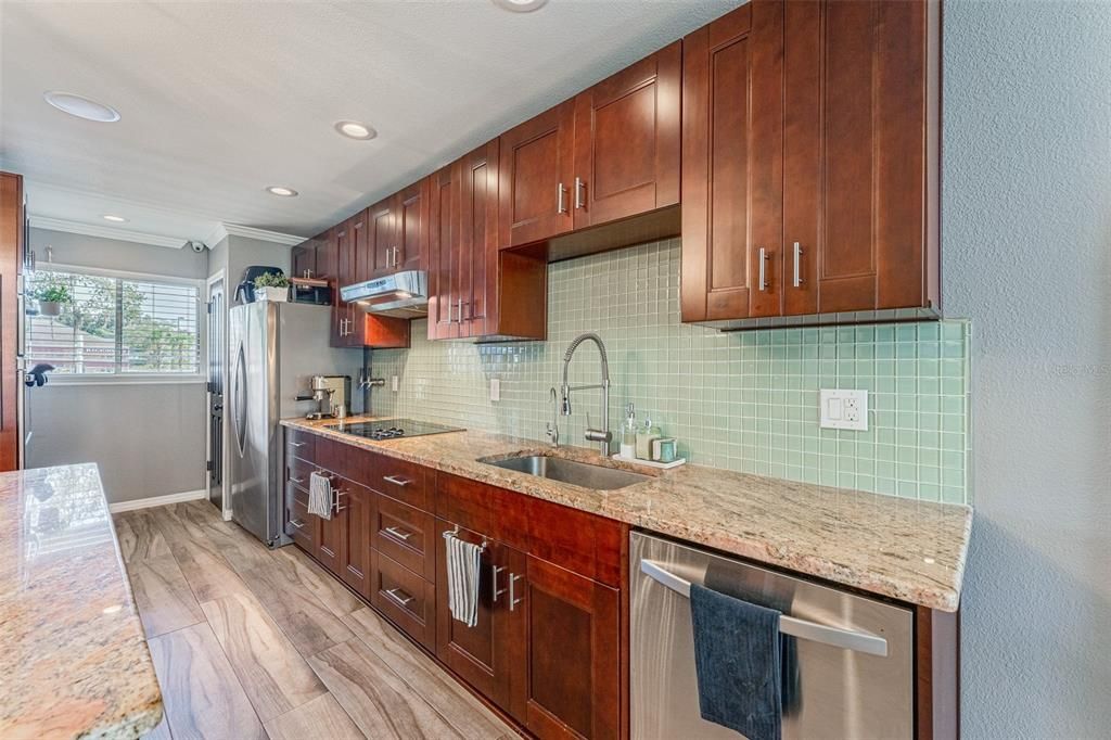 For Rent: $1,700 (2 beds, 2 baths, 1068 Square Feet)