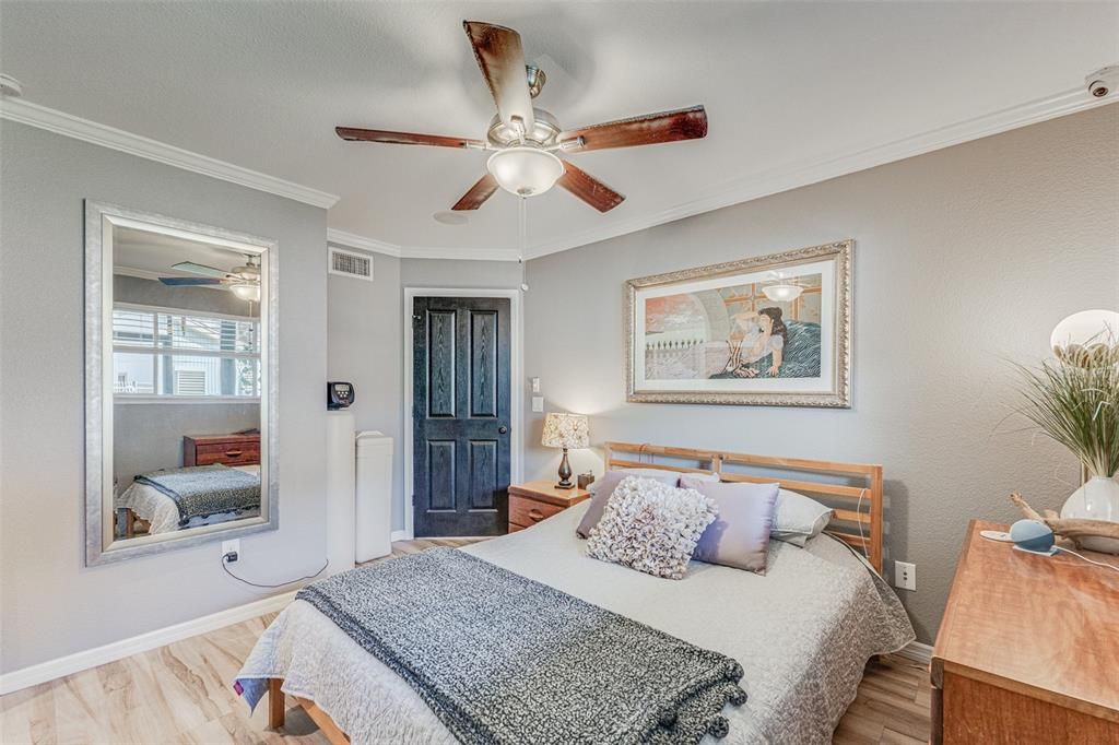 For Rent: $1,700 (2 beds, 2 baths, 1068 Square Feet)
