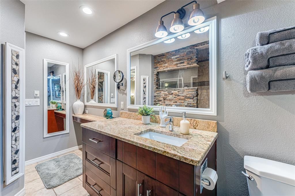 For Rent: $1,700 (2 beds, 2 baths, 1068 Square Feet)