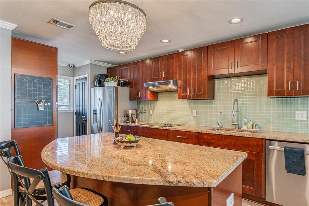 For Rent: $1,700 (2 beds, 2 baths, 1068 Square Feet)