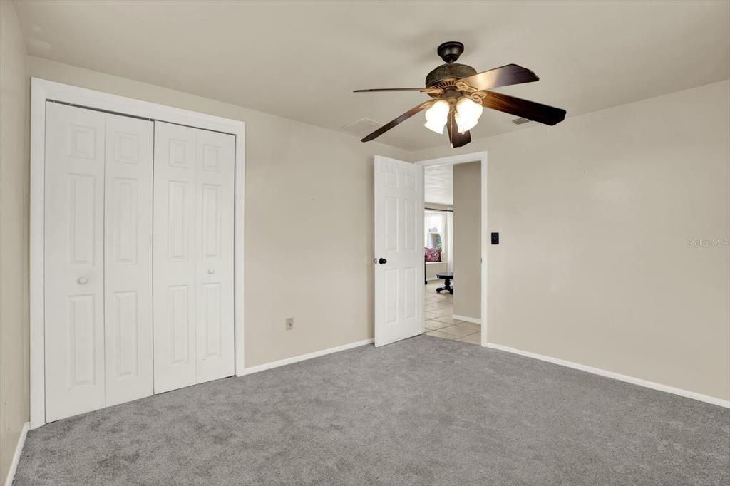 For Sale: $189,900 (2 beds, 1 baths, 945 Square Feet)
