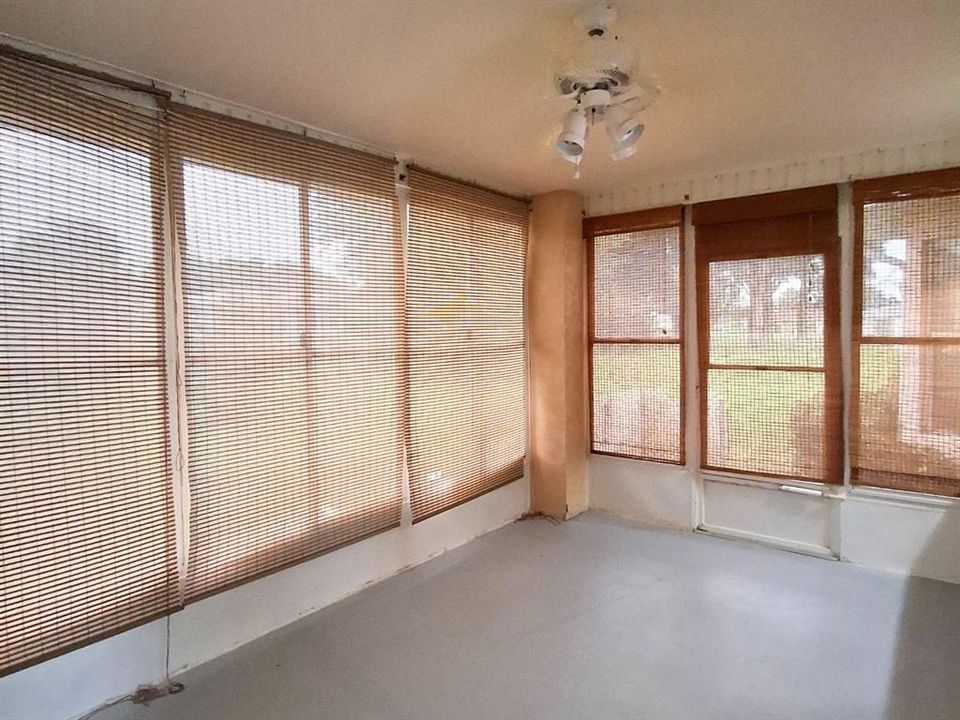 For Sale: $174,000 (2 beds, 2 baths, 1244 Square Feet)