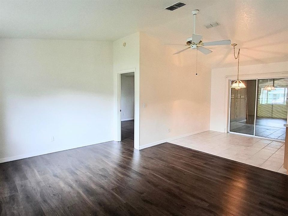 For Sale: $174,000 (2 beds, 2 baths, 1244 Square Feet)