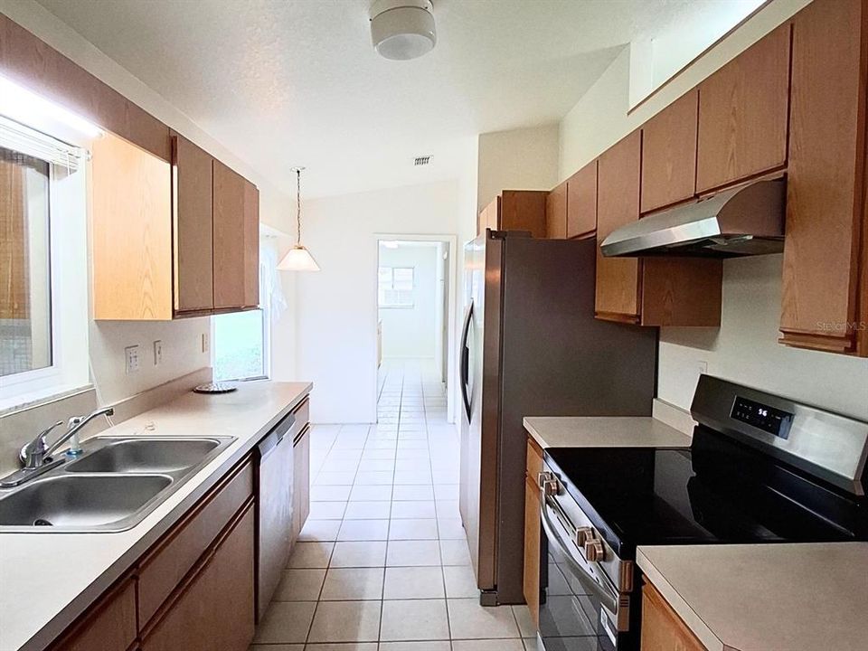For Sale: $174,000 (2 beds, 2 baths, 1244 Square Feet)