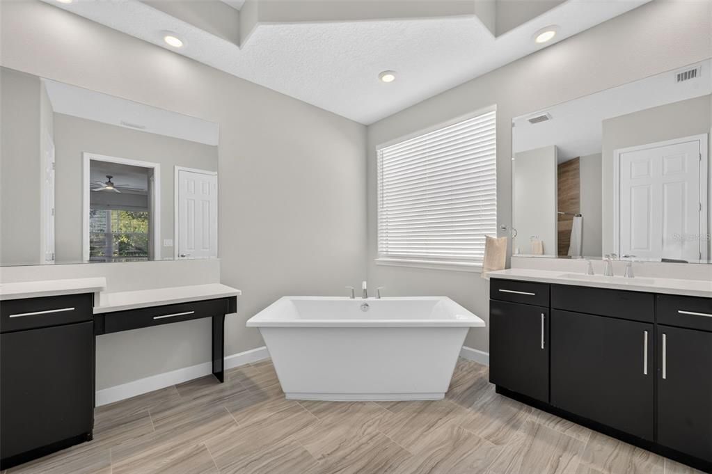 For Sale: $740,000 (4 beds, 3 baths, 2561 Square Feet)