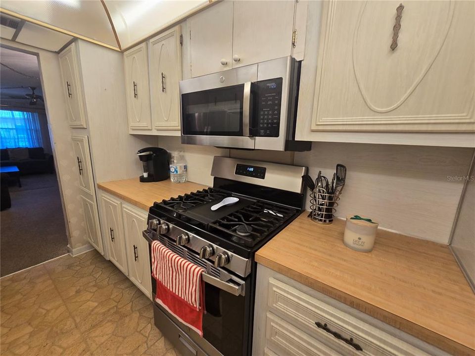 На продажу: $99,000 (2 спален, 2 ванн, 1010 Квадратных фут)
