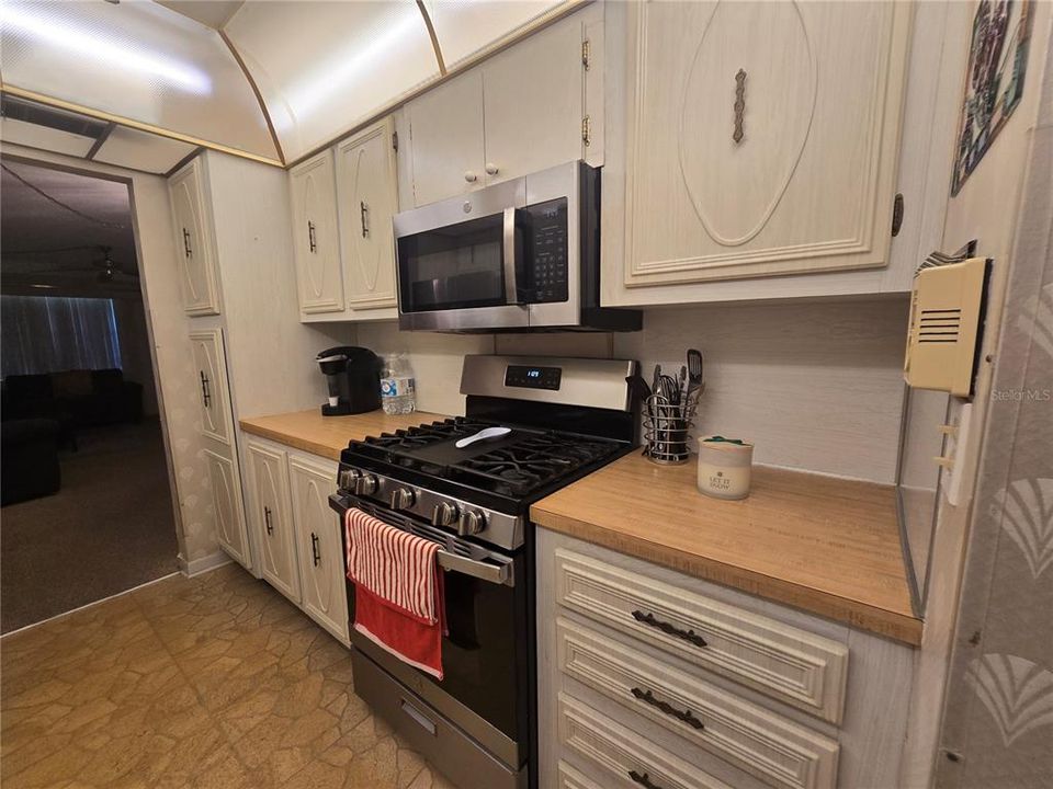 На продажу: $99,000 (2 спален, 2 ванн, 1010 Квадратных фут)