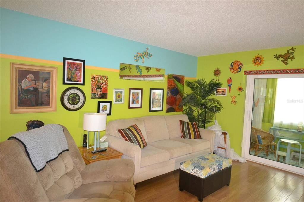 For Rent: $2,400 (2 beds, 2 baths, 1094 Square Feet)