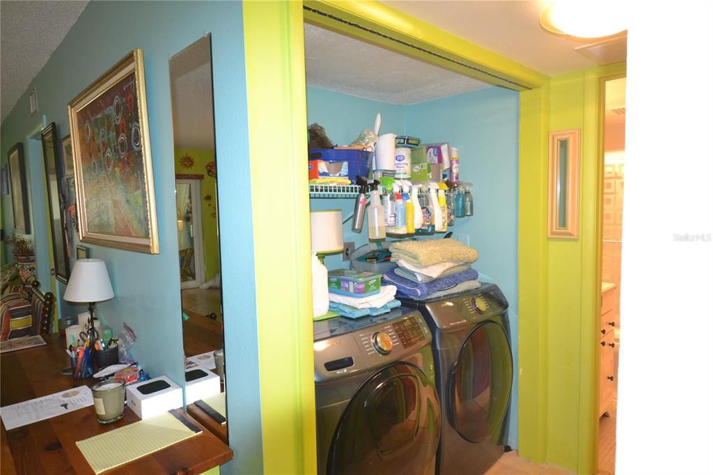 For Rent: $2,400 (2 beds, 2 baths, 1094 Square Feet)