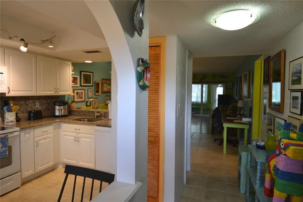 For Rent: $2,400 (2 beds, 2 baths, 1094 Square Feet)
