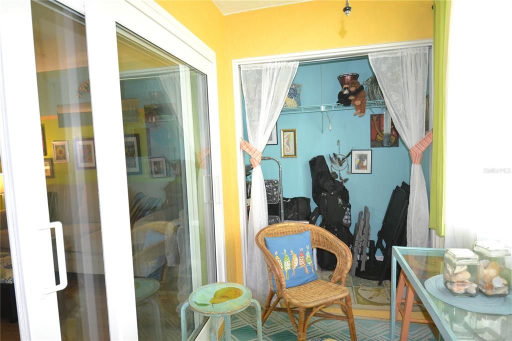 For Rent: $2,400 (2 beds, 2 baths, 1094 Square Feet)