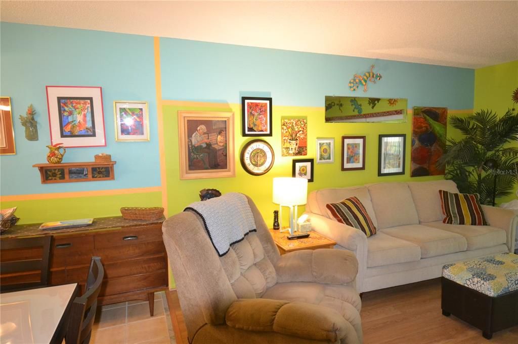 For Rent: $2,400 (2 beds, 2 baths, 1094 Square Feet)