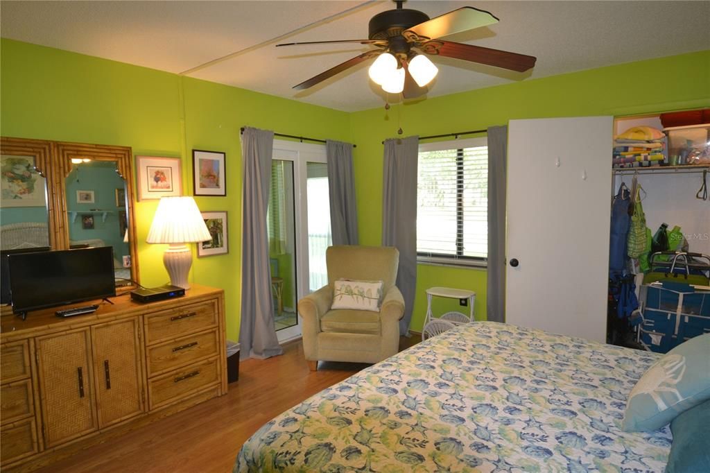 For Rent: $2,400 (2 beds, 2 baths, 1094 Square Feet)