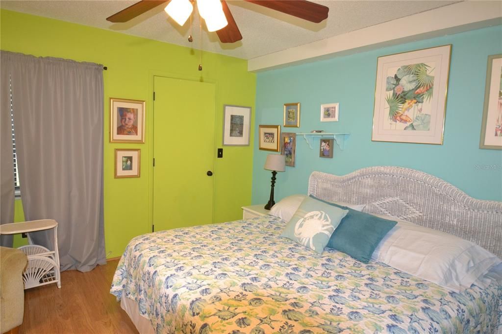 For Rent: $2,400 (2 beds, 2 baths, 1094 Square Feet)