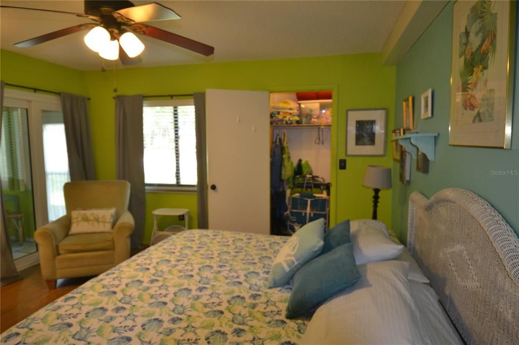 For Rent: $2,400 (2 beds, 2 baths, 1094 Square Feet)