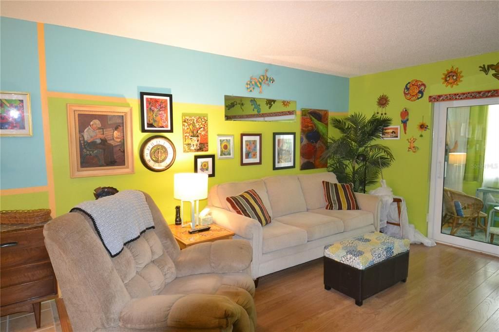 For Rent: $2,400 (2 beds, 2 baths, 1094 Square Feet)