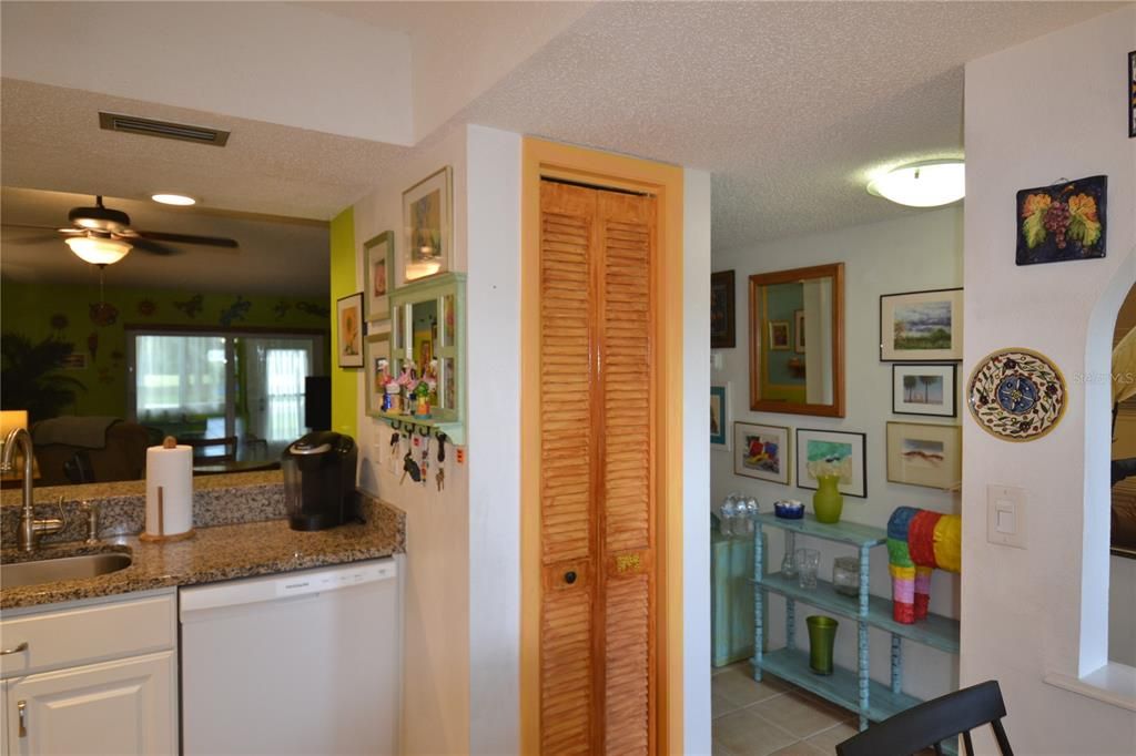 For Rent: $2,400 (2 beds, 2 baths, 1094 Square Feet)