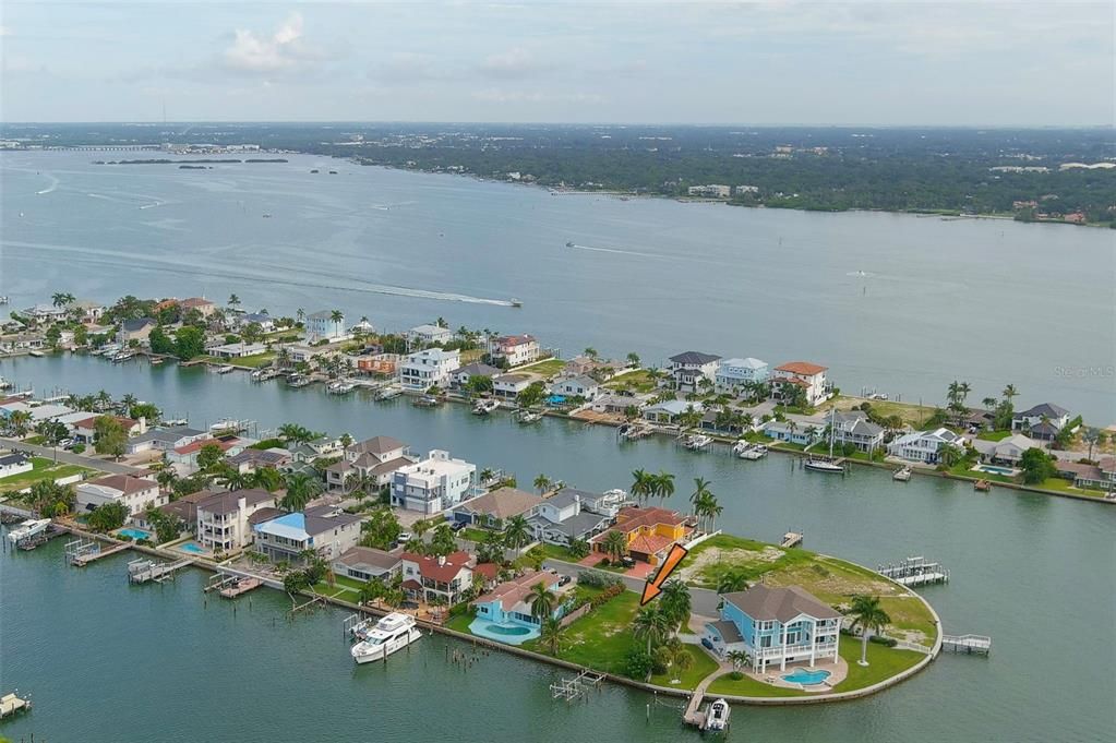 For Sale: $1,250,000 (0.18 acres)