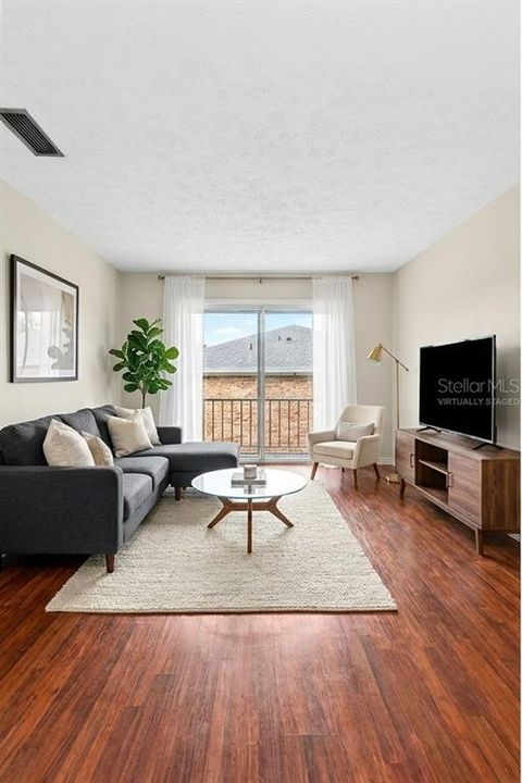 For Sale: $159,999 (2 beds, 1 baths, 1000 Square Feet)