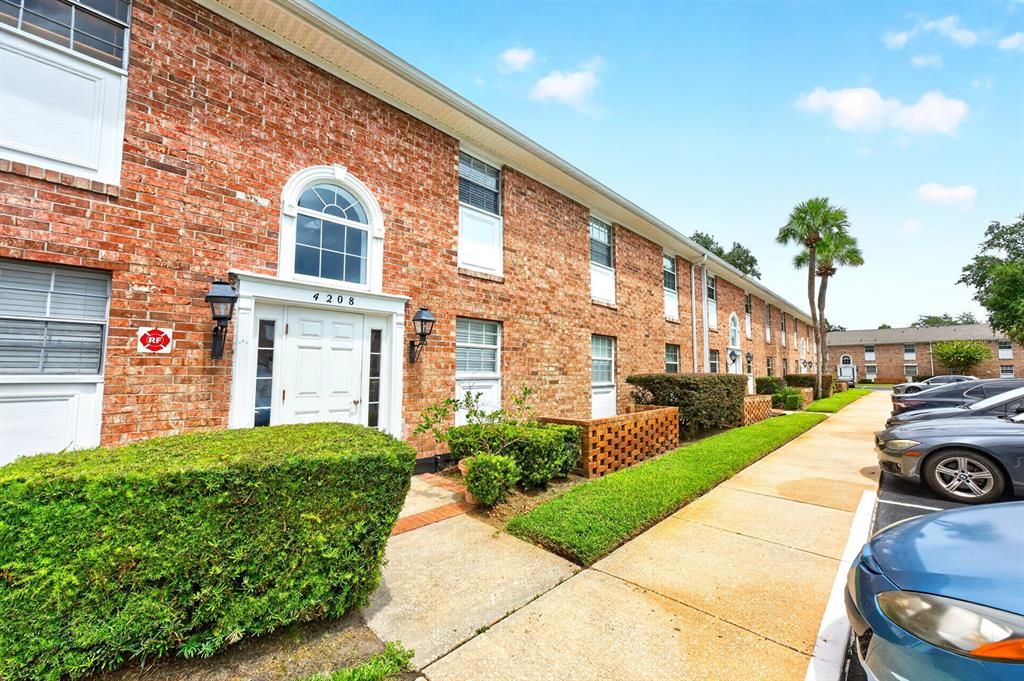 For Sale: $159,999 (2 beds, 1 baths, 1000 Square Feet)
