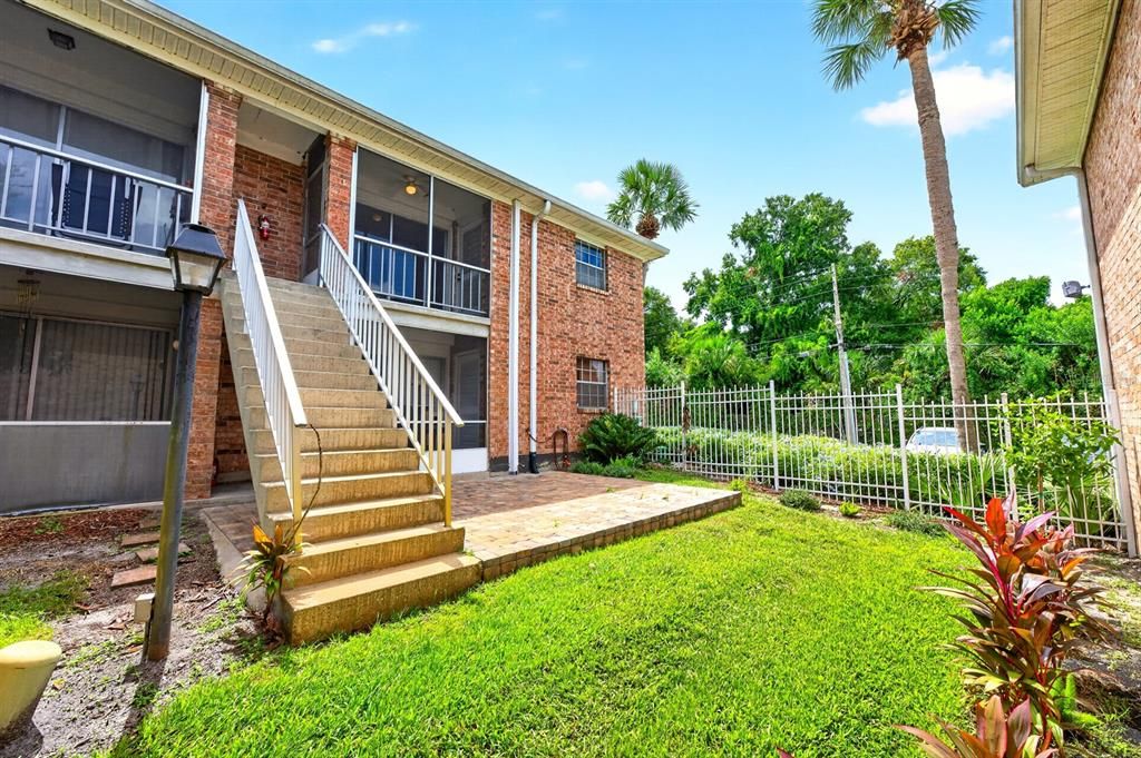 For Sale: $159,999 (2 beds, 1 baths, 1000 Square Feet)