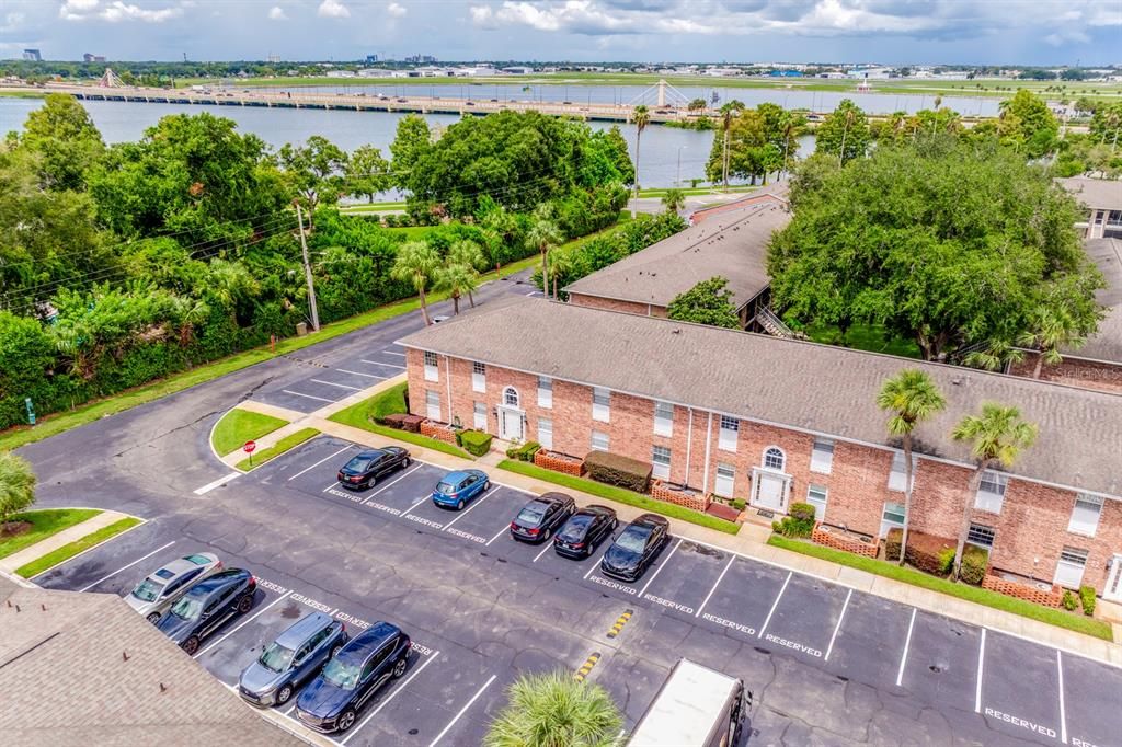 For Sale: $159,999 (2 beds, 1 baths, 1000 Square Feet)